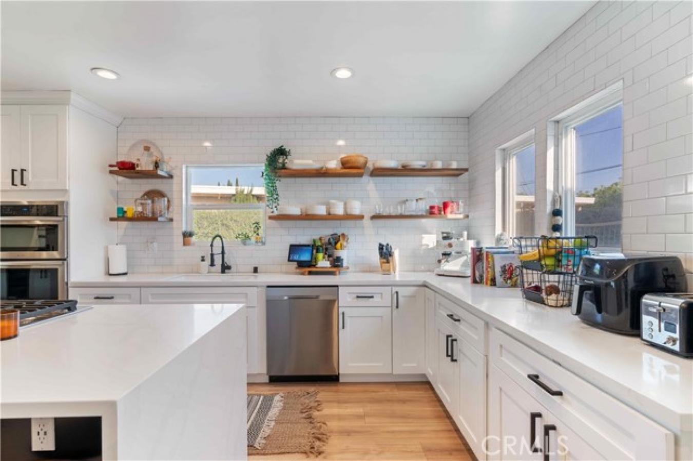 Los Angeles, Los Angeles, 90045, United States, ,Residential,For Sale,2015182