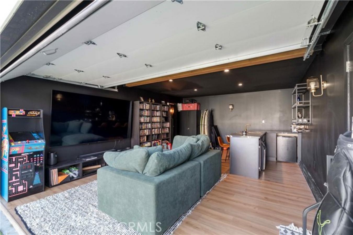 Los Angeles, Los Angeles, 90045, United States, ,Residential,For Sale,2015182