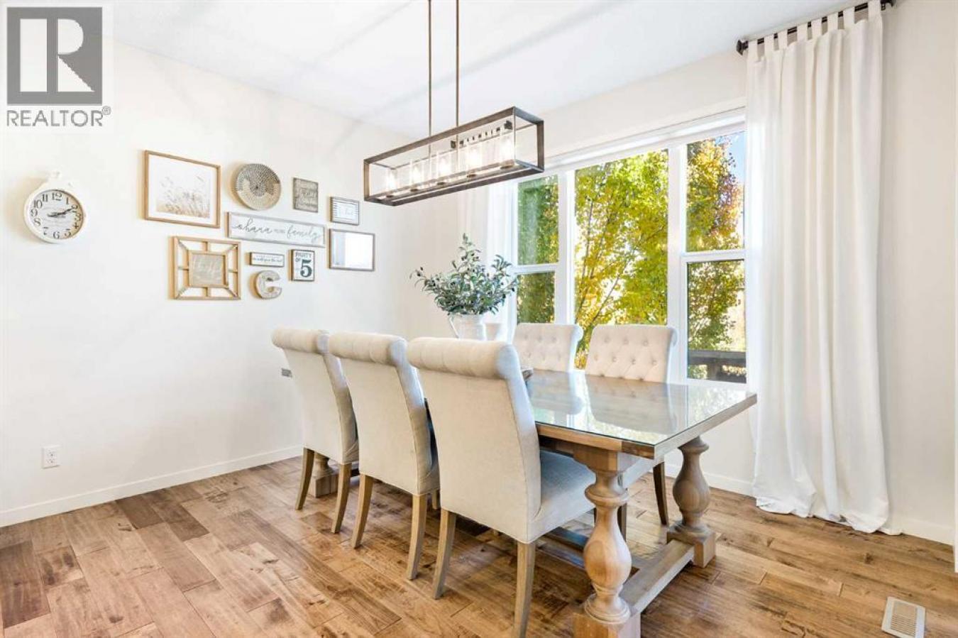 Calgary, AB, T3M0Z6, Canada, 4 Bedrooms Bedrooms, ,3 BathroomsBathrooms,Residential,For Sale,2015178