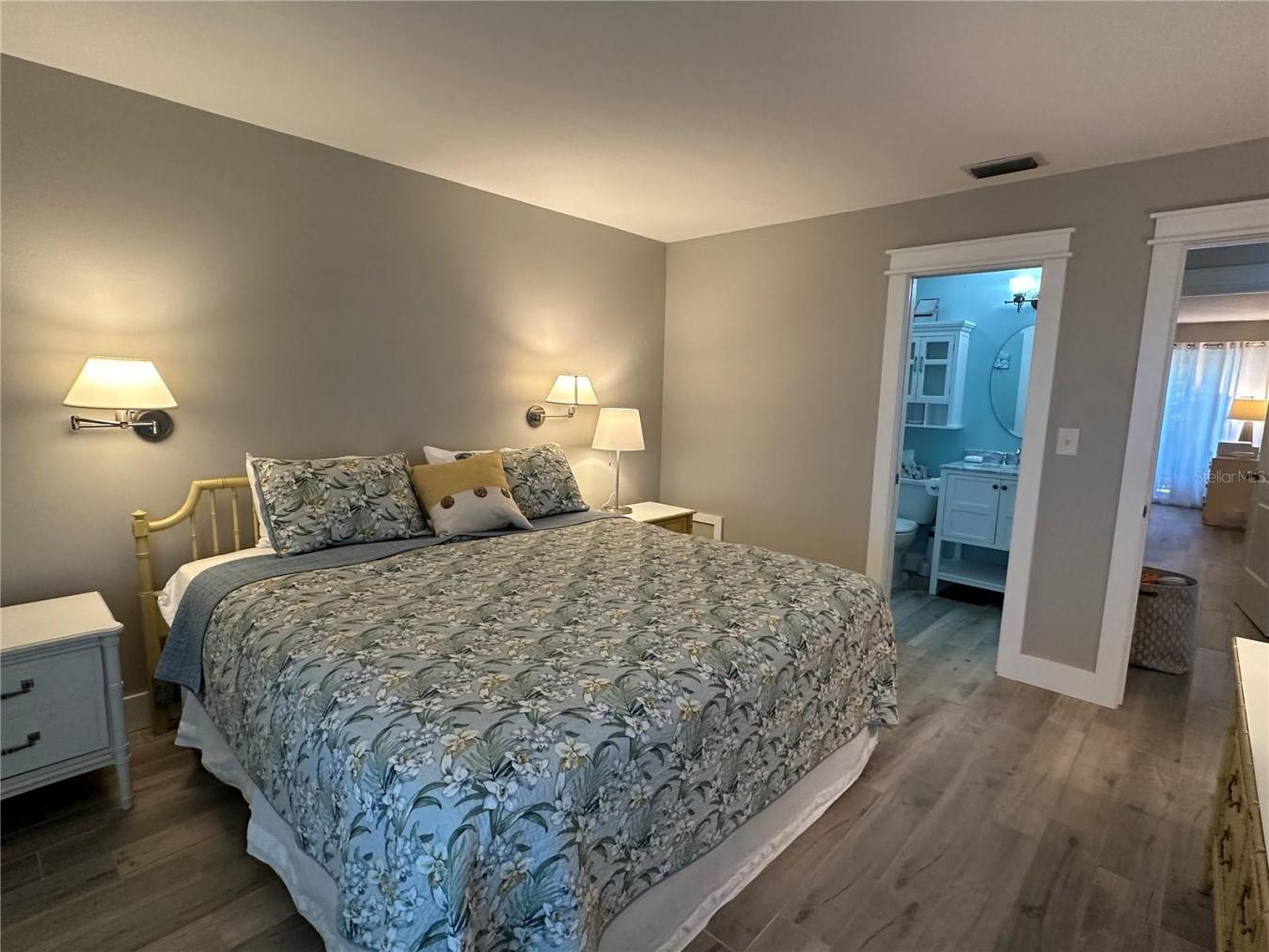 HOLMES BEACH, Manatee, 34217, United States, 2 Bedrooms Bedrooms, ,2 BathroomsBathrooms,Residential,For Sale,2015171