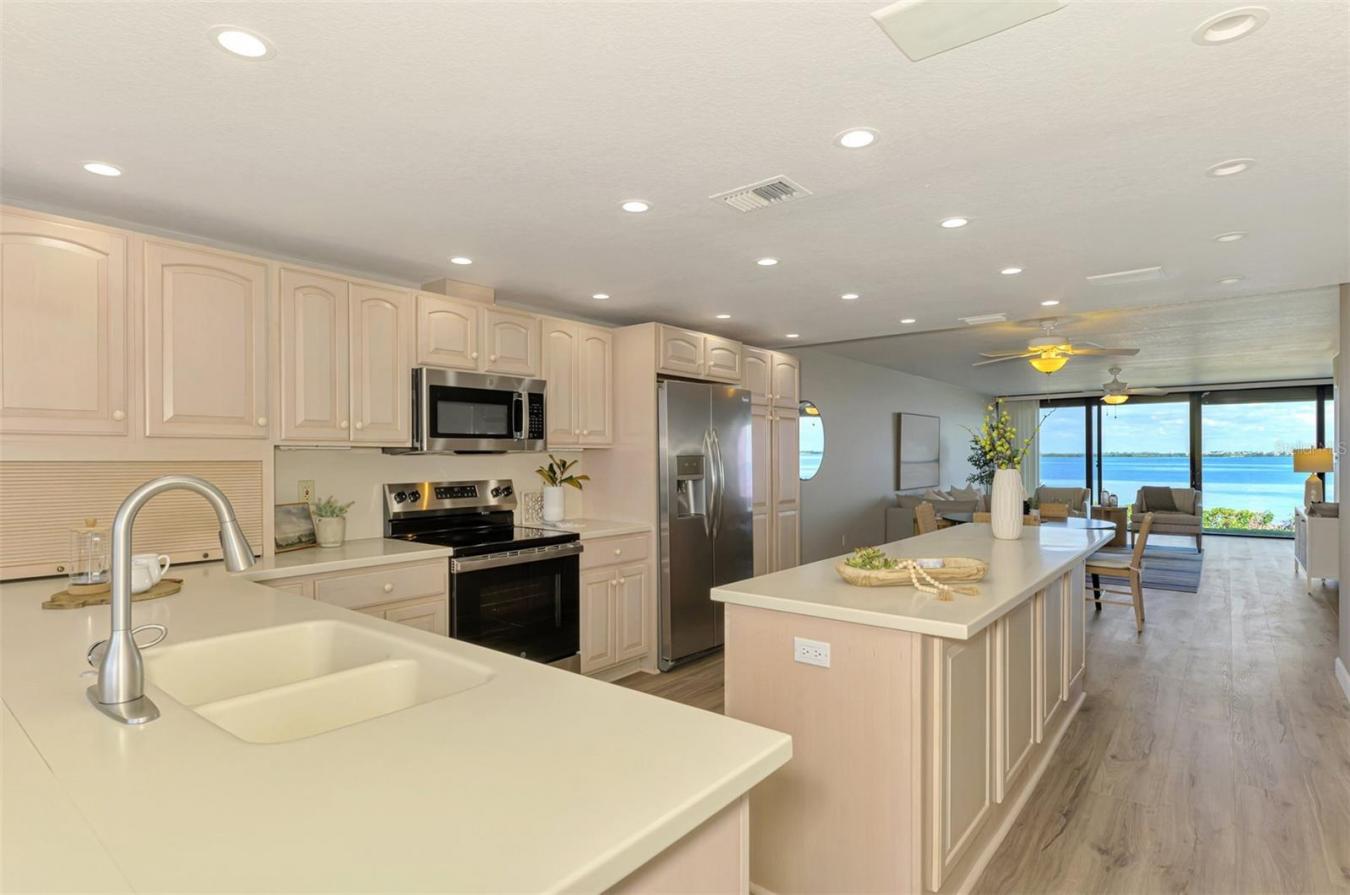 HOLMES BEACH, Manatee, 34217, United States, 2 Bedrooms Bedrooms, ,2 BathroomsBathrooms,Residential,For Sale,2015170