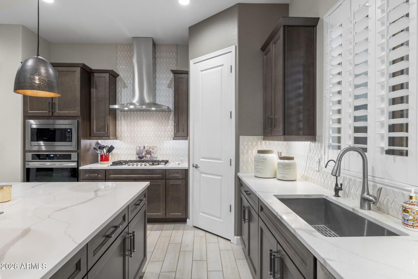 Phoenix, Maricopa, 85054, United States, 3 Bedrooms Bedrooms, ,3 BathroomsBathrooms,Residential,For Sale,2015166