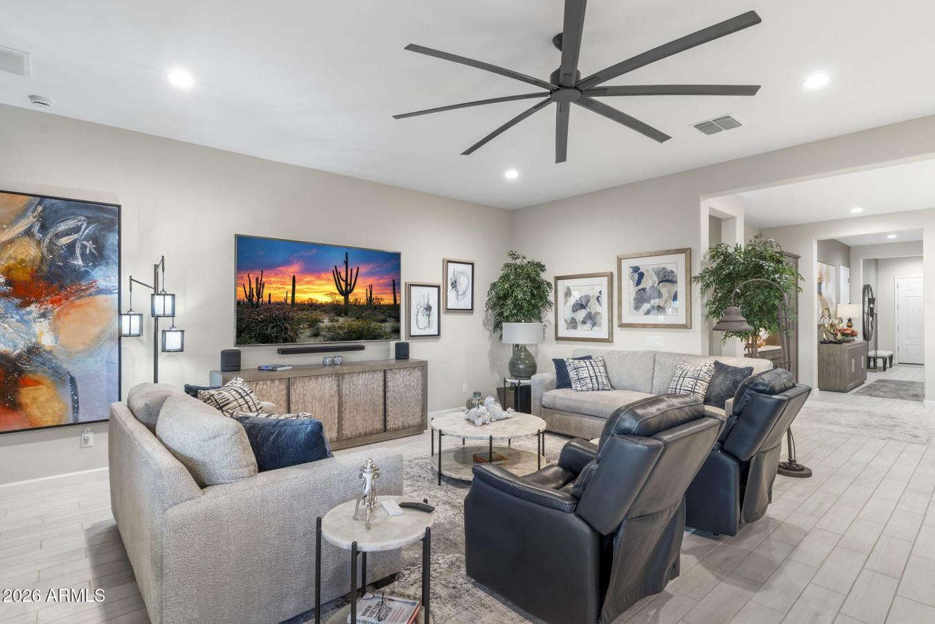 Phoenix, Maricopa, 85054, United States, 3 Bedrooms Bedrooms, ,3 BathroomsBathrooms,Residential,For Sale,2015166