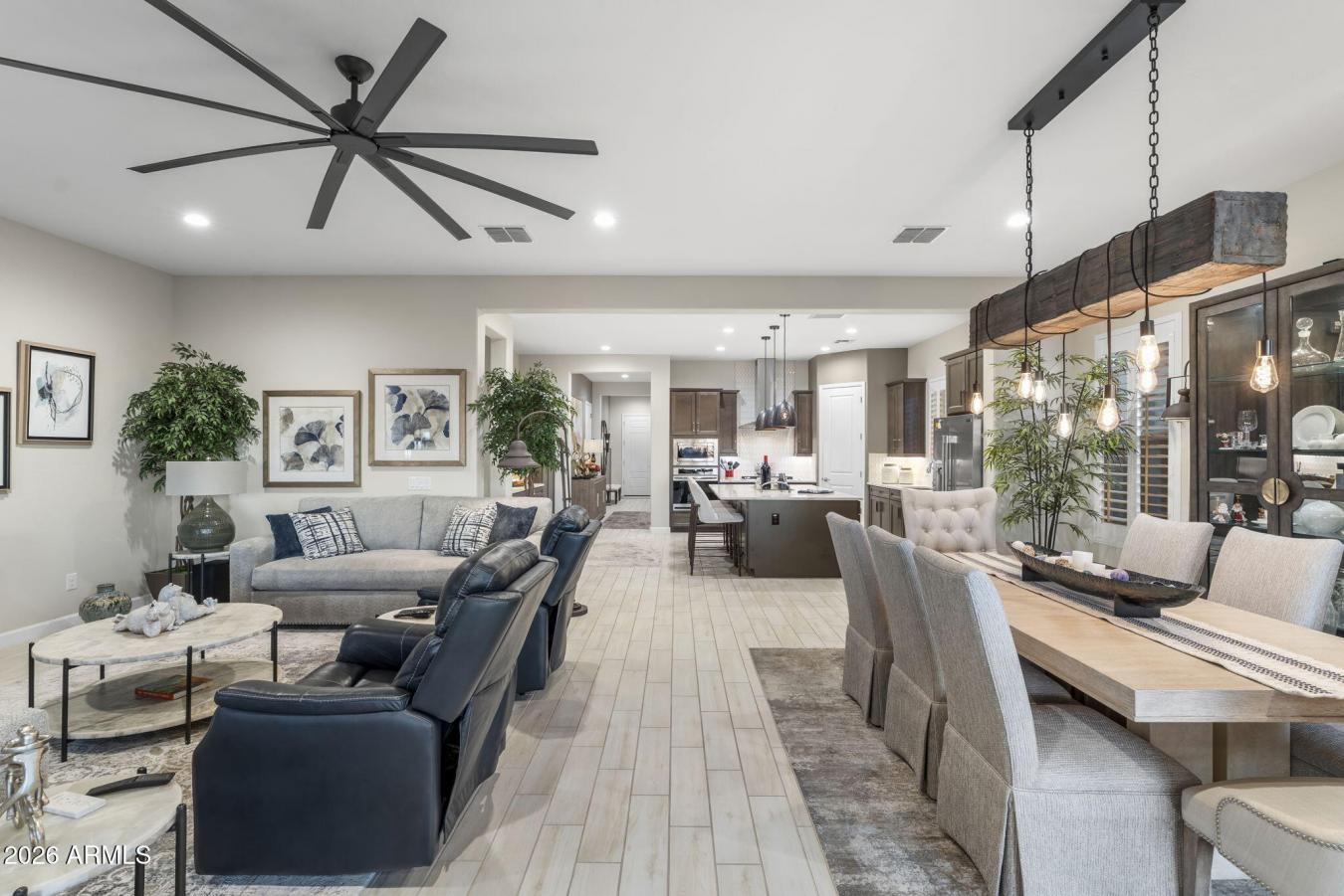 Phoenix, Maricopa, 85054, United States, 3 Bedrooms Bedrooms, ,3 BathroomsBathrooms,Residential,For Sale,2015166