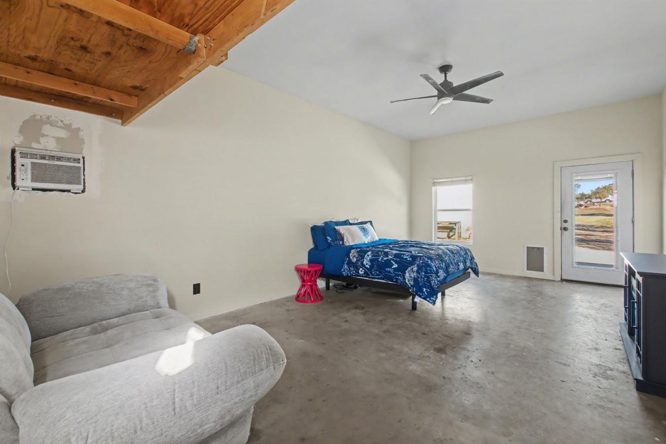 Burnet, Burnet, 78611, United States, 2 Bedrooms Bedrooms, ,1 BathroomBathrooms,Residential,For Sale,2015165