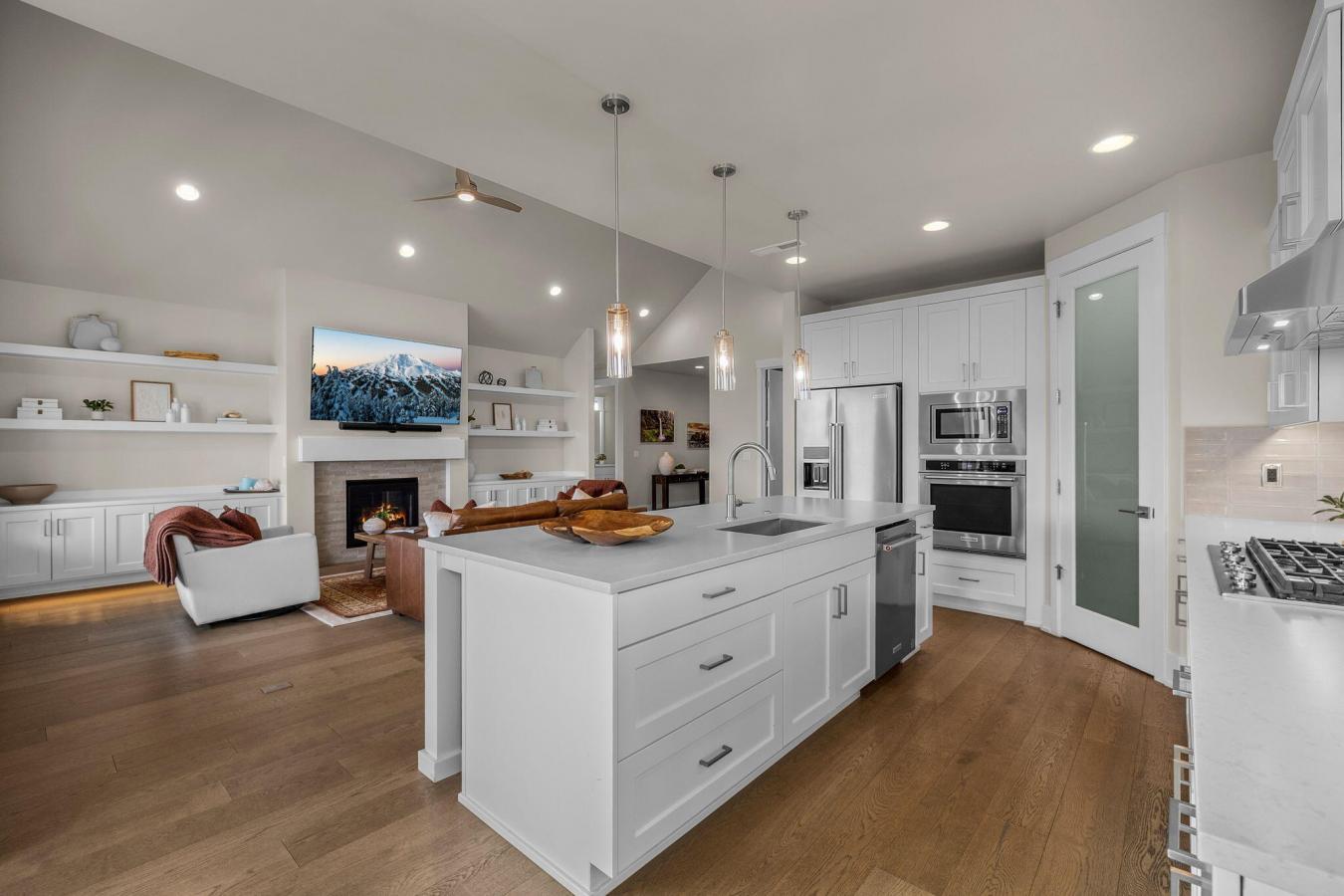 Bend, Deschutes, 97703, United States, 3 Bedrooms Bedrooms, ,2 BathroomsBathrooms,Residential,For Sale,2015391