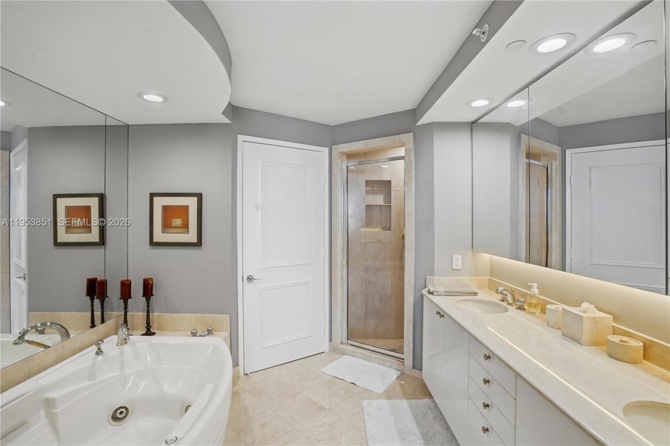 Key Biscayne, Florida, 33149, United States, 3 Bedrooms Bedrooms, ,2 BathroomsBathrooms,Residential,For Sale,2015155