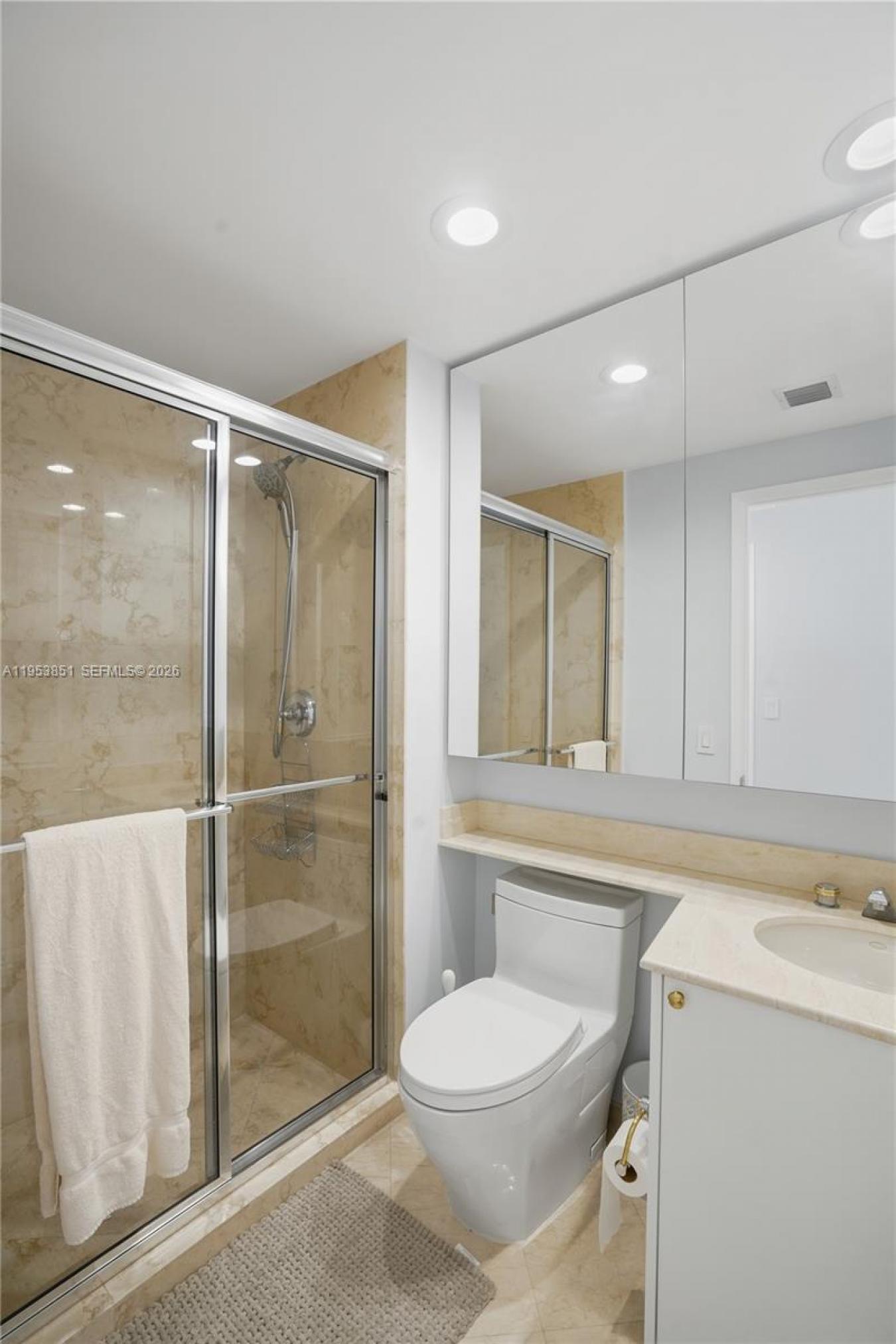 Key Biscayne, Florida, 33149, United States, 3 Bedrooms Bedrooms, ,2 BathroomsBathrooms,Residential,For Sale,2015155