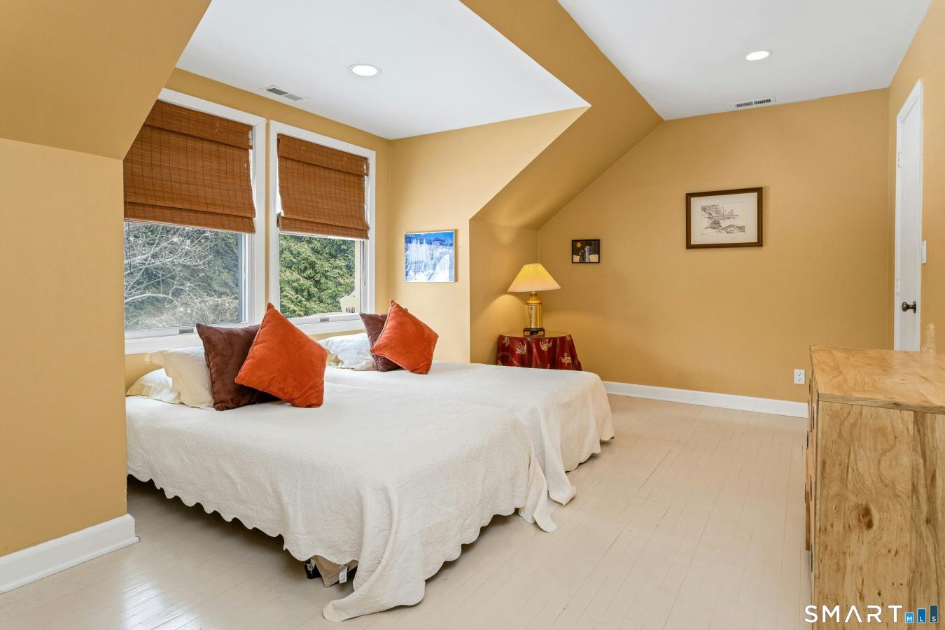 Darien, Connecticut, 06820, United States, 4 Bedrooms Bedrooms, ,3 BathroomsBathrooms,Residential,For Sale,2015153