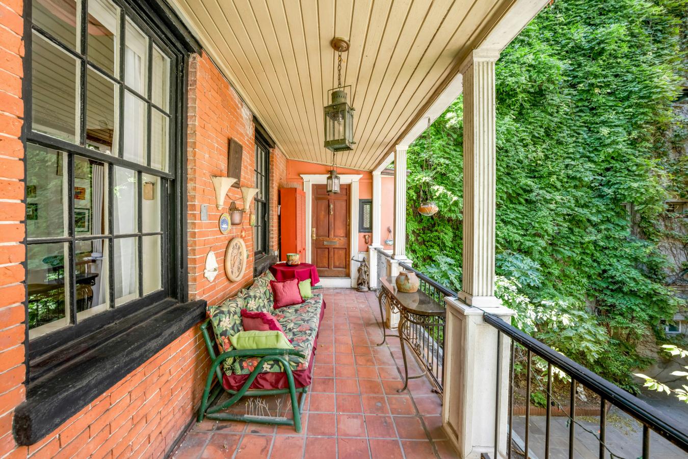 New York, New York, 10036, United States, 3 Bedrooms Bedrooms, ,3 BathroomsBathrooms,Residential,For Sale,2015151