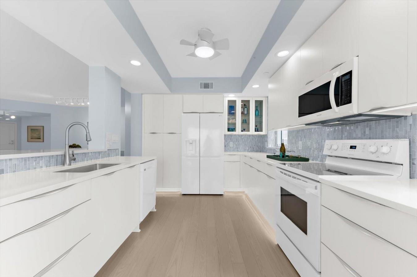 CLEARWATER BEACH, Pinellas, 33767, United States, 3 Bedrooms Bedrooms, ,2 BathroomsBathrooms,Residential,For Sale,2015138