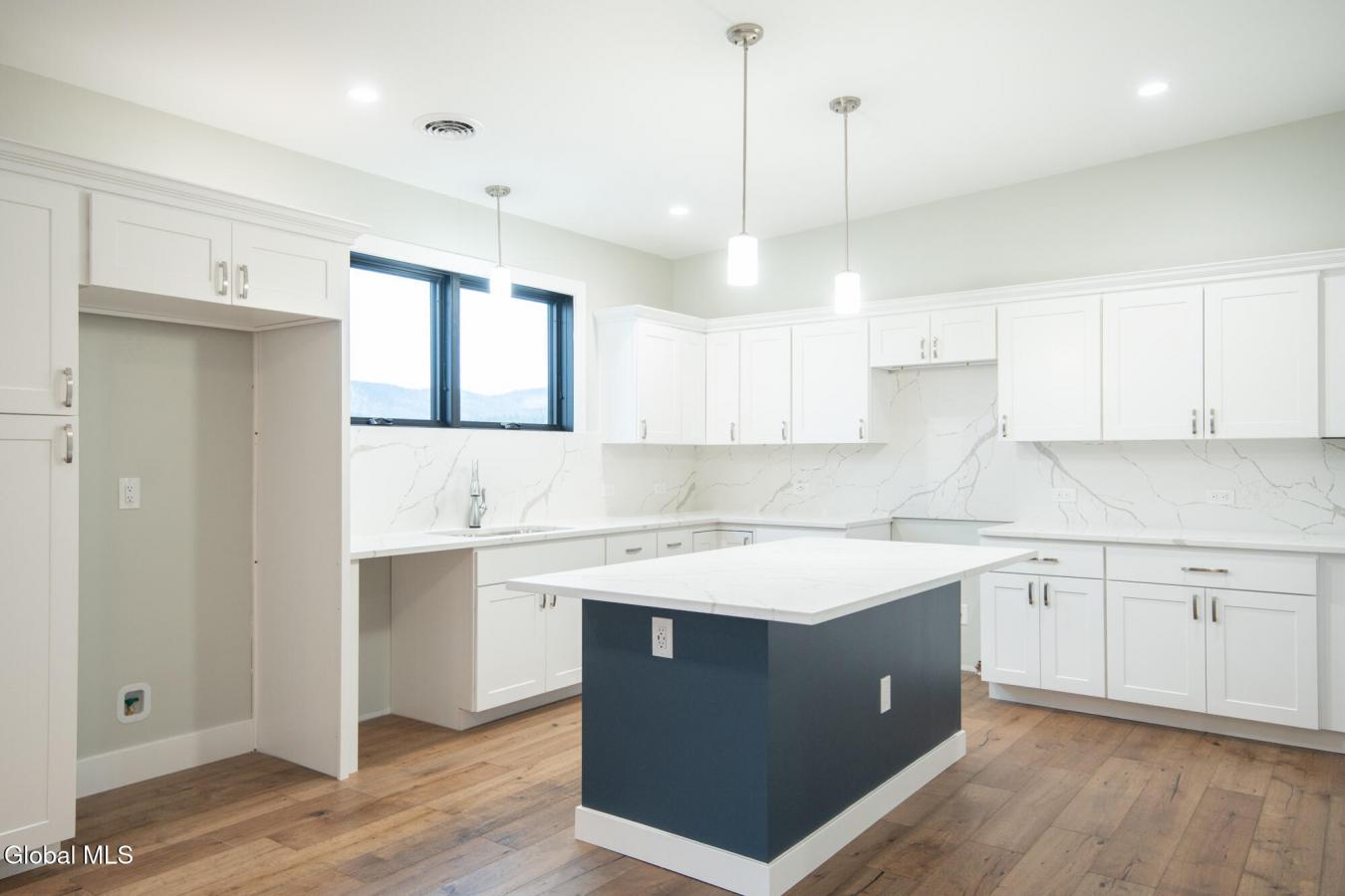 Lake George, Warren, 12845, United States, 3 Bedrooms Bedrooms, ,3 BathroomsBathrooms,Residential,For Sale,2015130