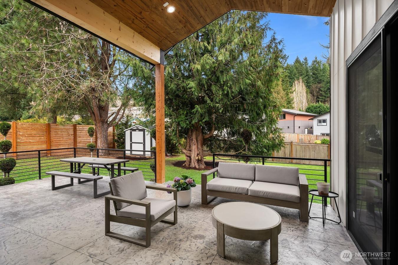 Woodinville, King, 98072, United States, 4 Bedrooms Bedrooms, ,4 BathroomsBathrooms,Residential,For Sale,2015388