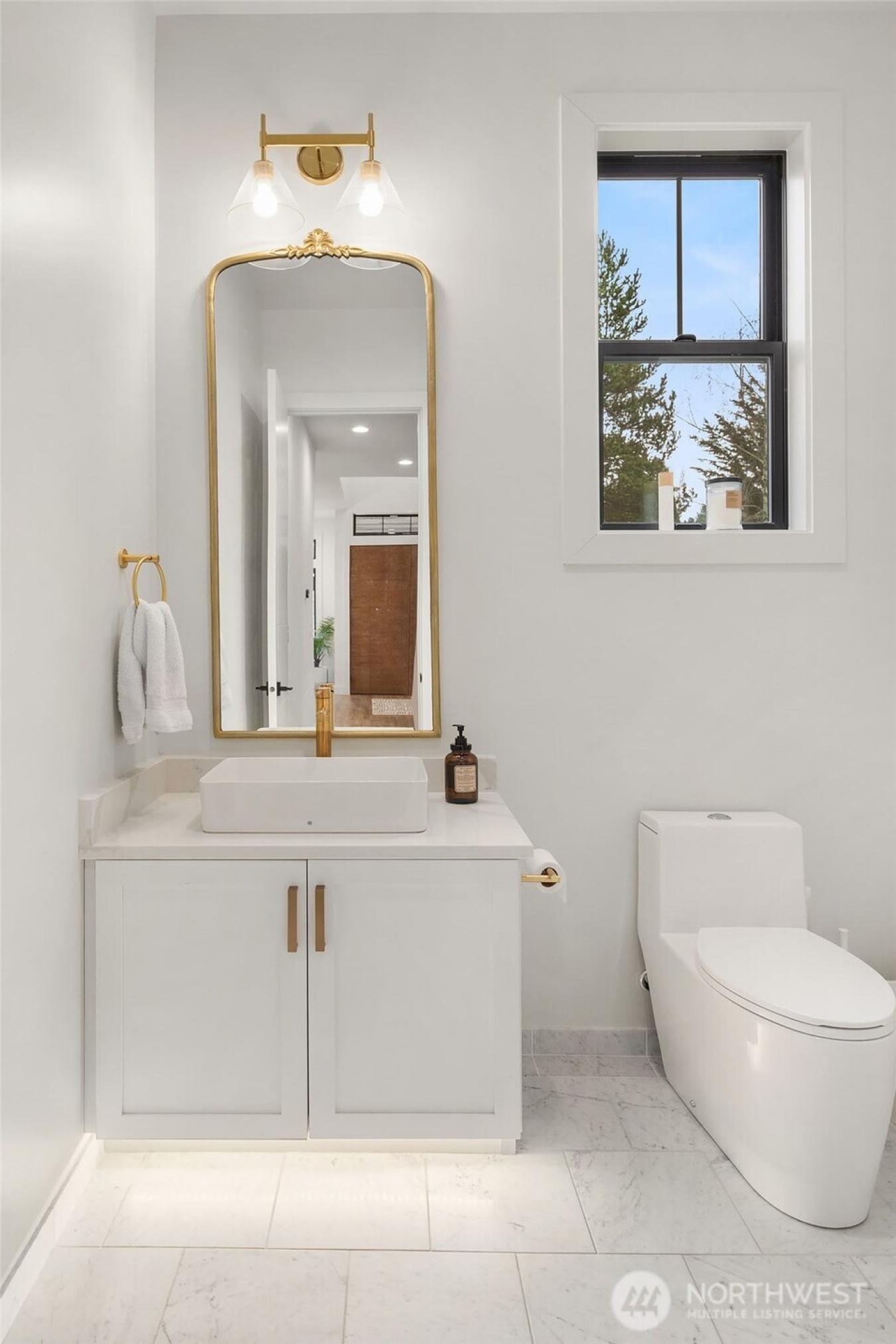 Woodinville, King, 98072, United States, 4 Bedrooms Bedrooms, ,4 BathroomsBathrooms,Residential,For Sale,2015388