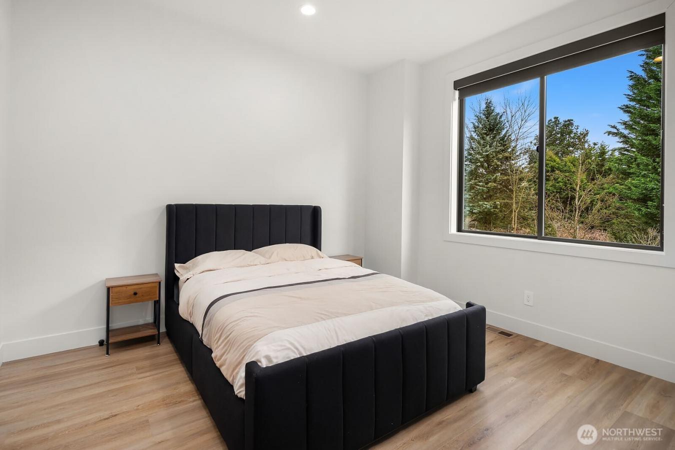 Woodinville, King, 98072, United States, 4 Bedrooms Bedrooms, ,4 BathroomsBathrooms,Residential,For Sale,2015388