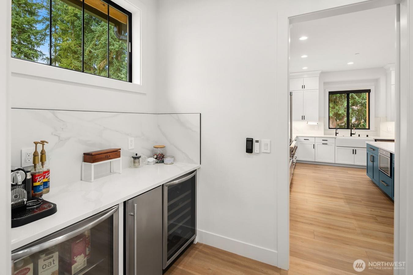 Woodinville, King, 98072, United States, 4 Bedrooms Bedrooms, ,4 BathroomsBathrooms,Residential,For Sale,2015388