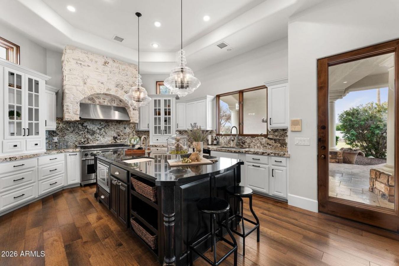 Chandler, Maricopa, 85249, United States, 5 Bedrooms Bedrooms, ,6 BathroomsBathrooms,Residential,For Sale,2015387