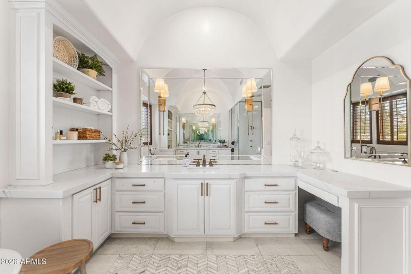 Chandler, Maricopa, 85249, United States, 5 Bedrooms Bedrooms, ,6 BathroomsBathrooms,Residential,For Sale,2015387