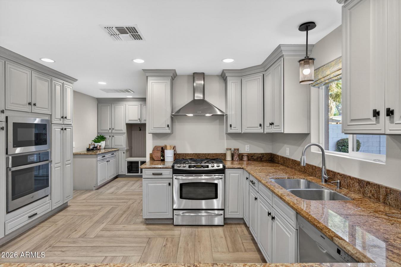 Phoenix, Maricopa, 85018, United States, 4 Bedrooms Bedrooms, ,3 BathroomsBathrooms,Residential,For Sale,2015385