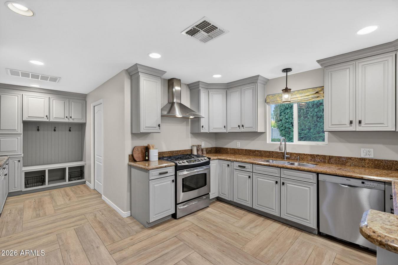 Phoenix, Maricopa, 85018, United States, 4 Bedrooms Bedrooms, ,3 BathroomsBathrooms,Residential,For Sale,2015385