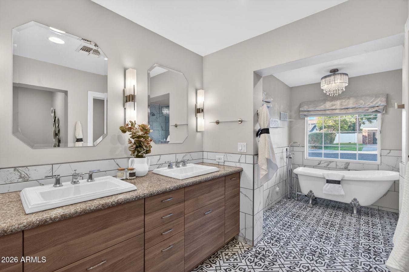 Phoenix, Maricopa, 85018, United States, 4 Bedrooms Bedrooms, ,3 BathroomsBathrooms,Residential,For Sale,2015385