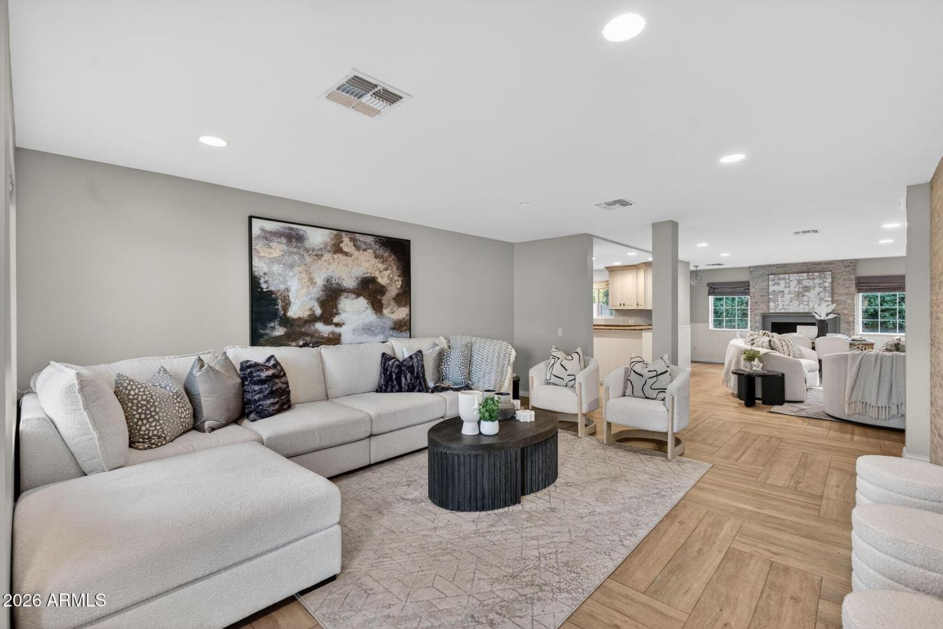 Phoenix, Maricopa, 85018, United States, 4 Bedrooms Bedrooms, ,3 BathroomsBathrooms,Residential,For Sale,2015385