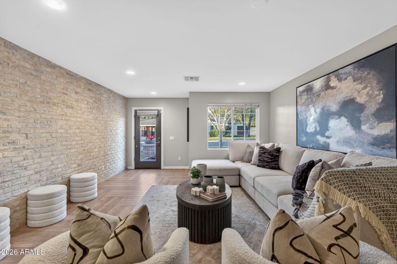 Phoenix, Maricopa, 85018, United States, 4 Bedrooms Bedrooms, ,3 BathroomsBathrooms,Residential,For Sale,2015385