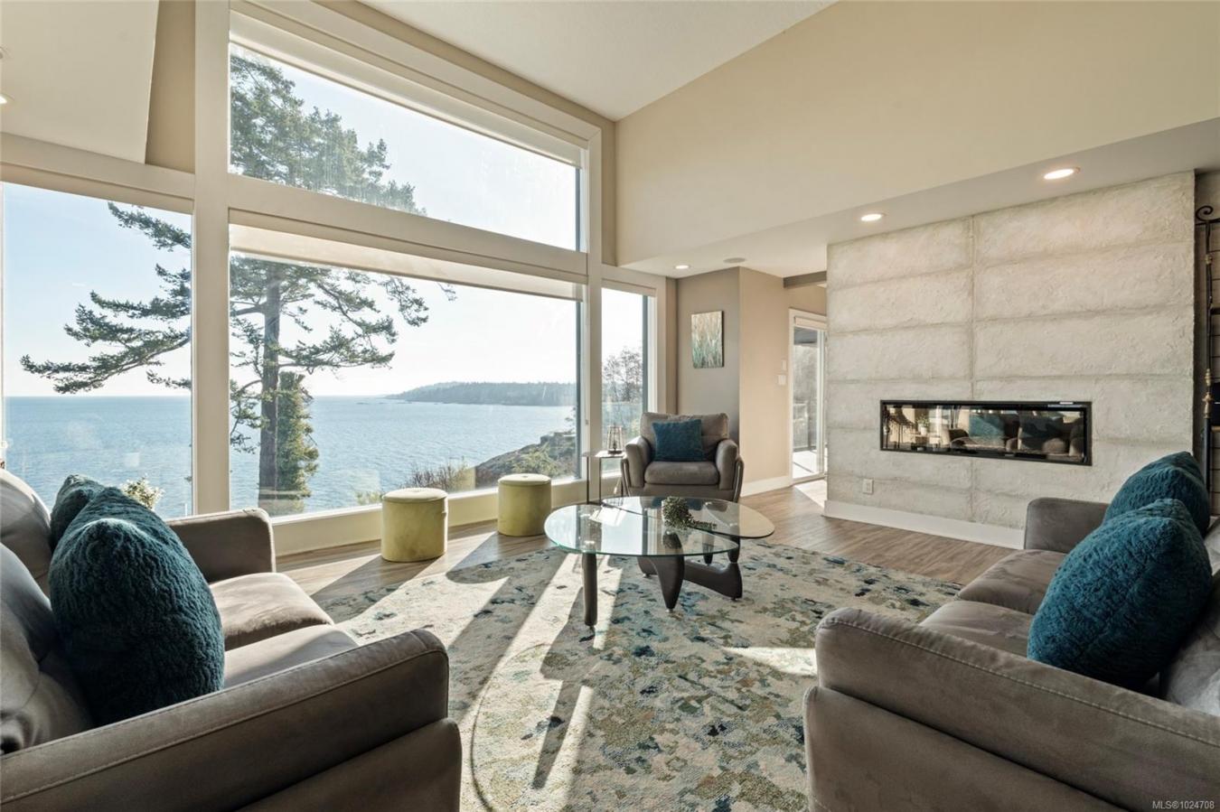 Saanich, Capital Regional District, V8N 3Y7, Canada, 8 Bedrooms Bedrooms, ,7 BathroomsBathrooms,Residential,For Sale,2015386