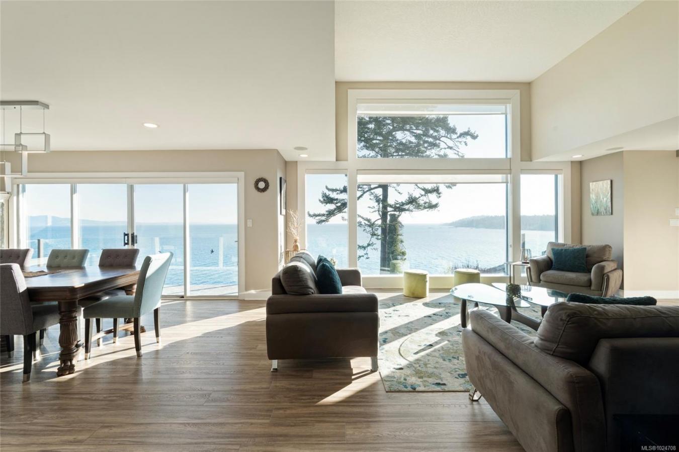 Saanich, Capital Regional District, V8N 3Y7, Canada, 8 Bedrooms Bedrooms, ,7 BathroomsBathrooms,Residential,For Sale,2015386