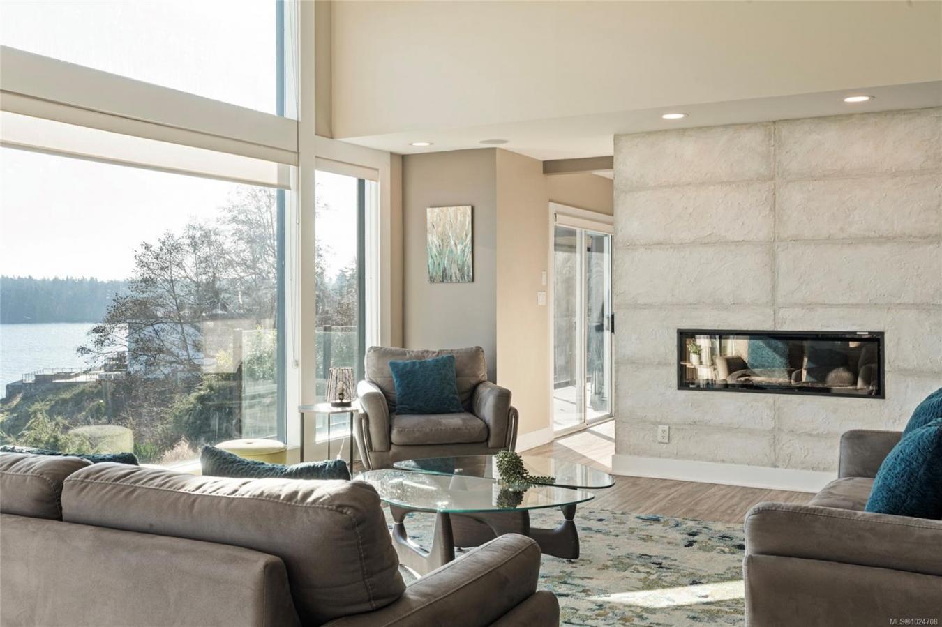 Saanich, Capital Regional District, V8N 3Y7, Canada, 8 Bedrooms Bedrooms, ,7 BathroomsBathrooms,Residential,For Sale,2015386