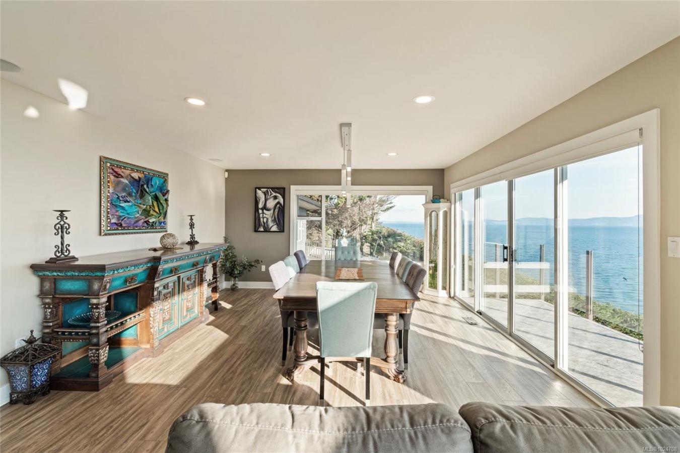 Saanich, Capital Regional District, V8N 3Y7, Canada, 8 Bedrooms Bedrooms, ,7 BathroomsBathrooms,Residential,For Sale,2015386