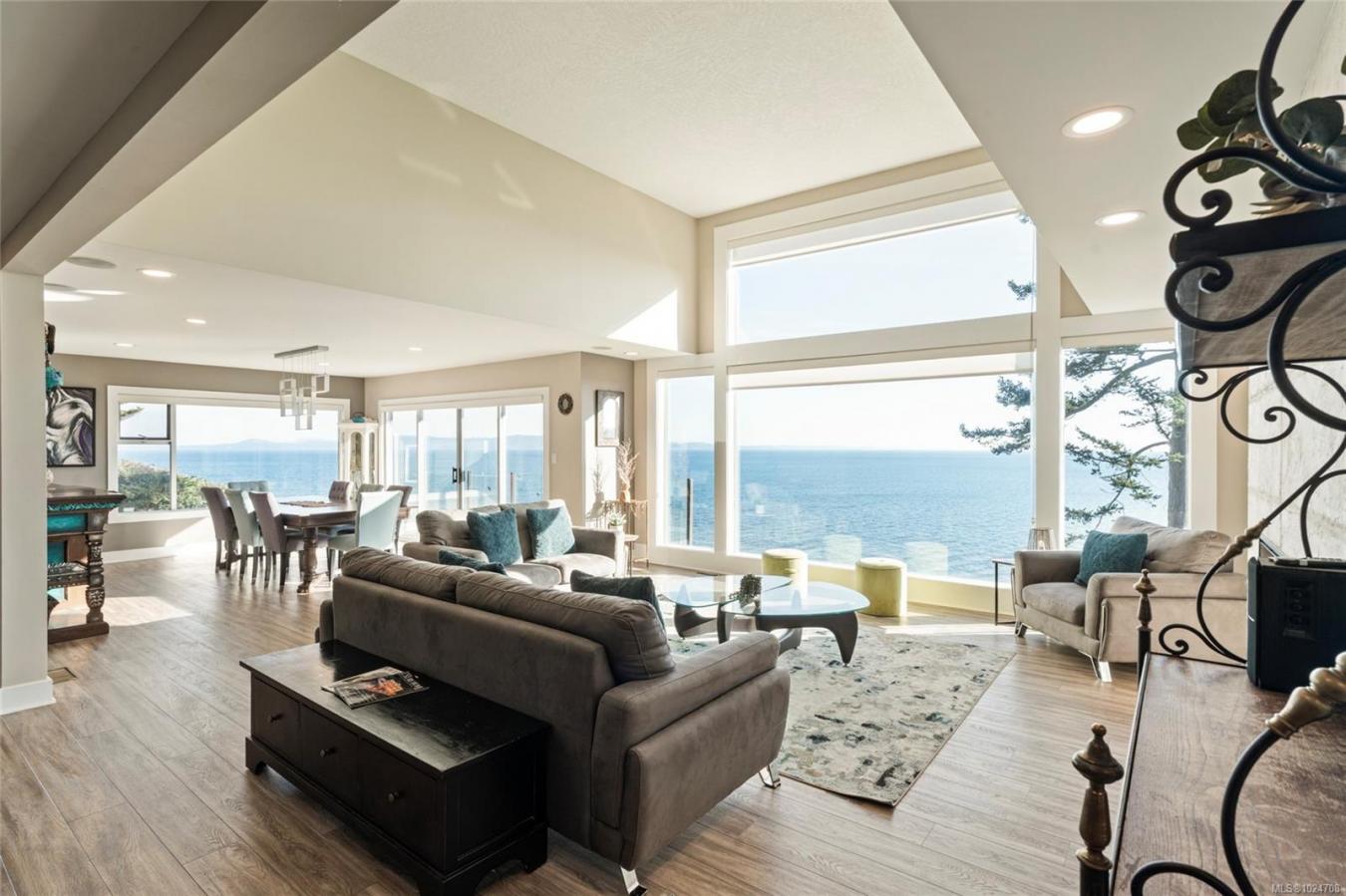 Saanich, Capital Regional District, V8N 3Y7, Canada, 8 Bedrooms Bedrooms, ,7 BathroomsBathrooms,Residential,For Sale,2015386