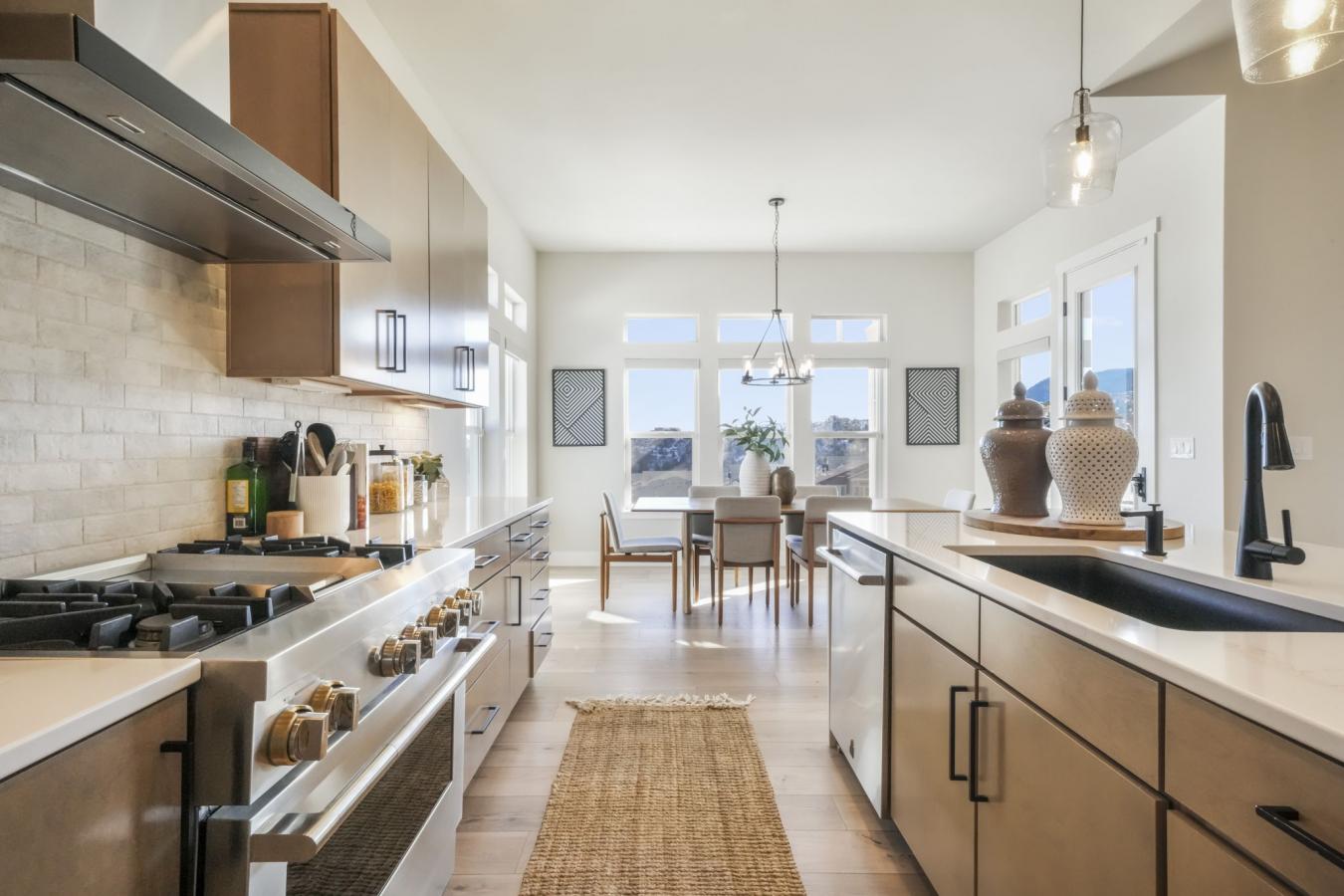 Monument, El Paso, 80132, United States, 5 Bedrooms Bedrooms, ,5 BathroomsBathrooms,Residential,For Sale,2015376