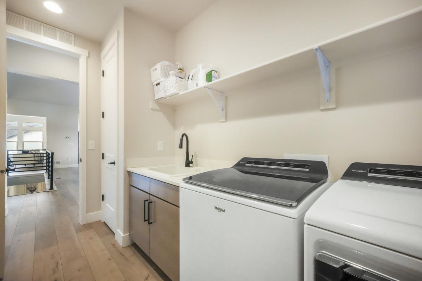 Monument, El Paso, 80132, United States, 5 Bedrooms Bedrooms, ,5 BathroomsBathrooms,Residential,For Sale,2015376