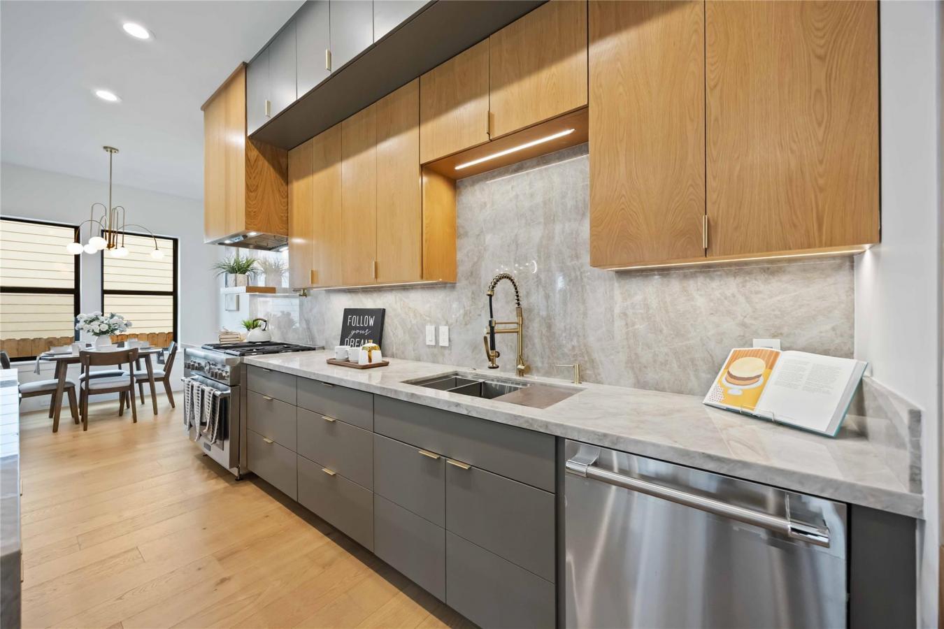 Houston, Harris, 77018, United States, ,Residential,For Sale,2015374