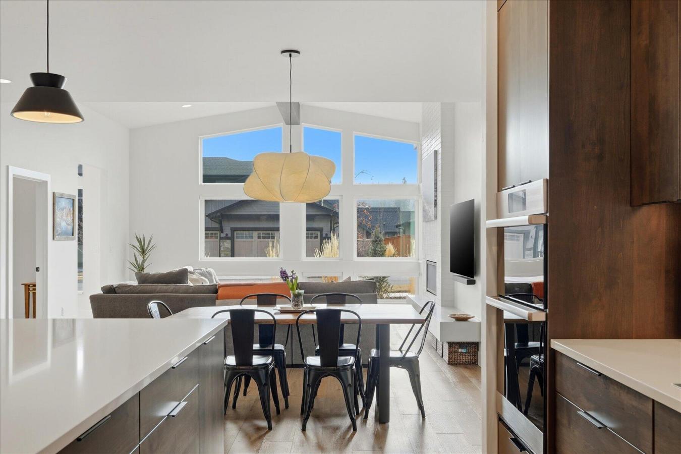 Bend, Deschutes, 97703, United States, 3 Bedrooms Bedrooms, ,2 BathroomsBathrooms,Residential,For Sale,2015373