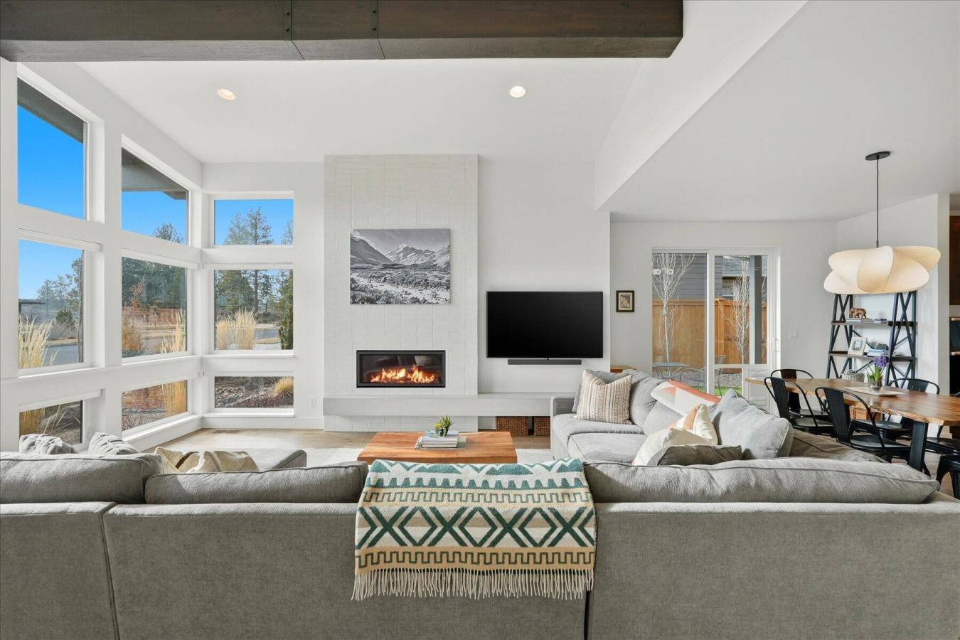 Bend, Deschutes, 97703, United States, 3 Bedrooms Bedrooms, ,2 BathroomsBathrooms,Residential,For Sale,2015373