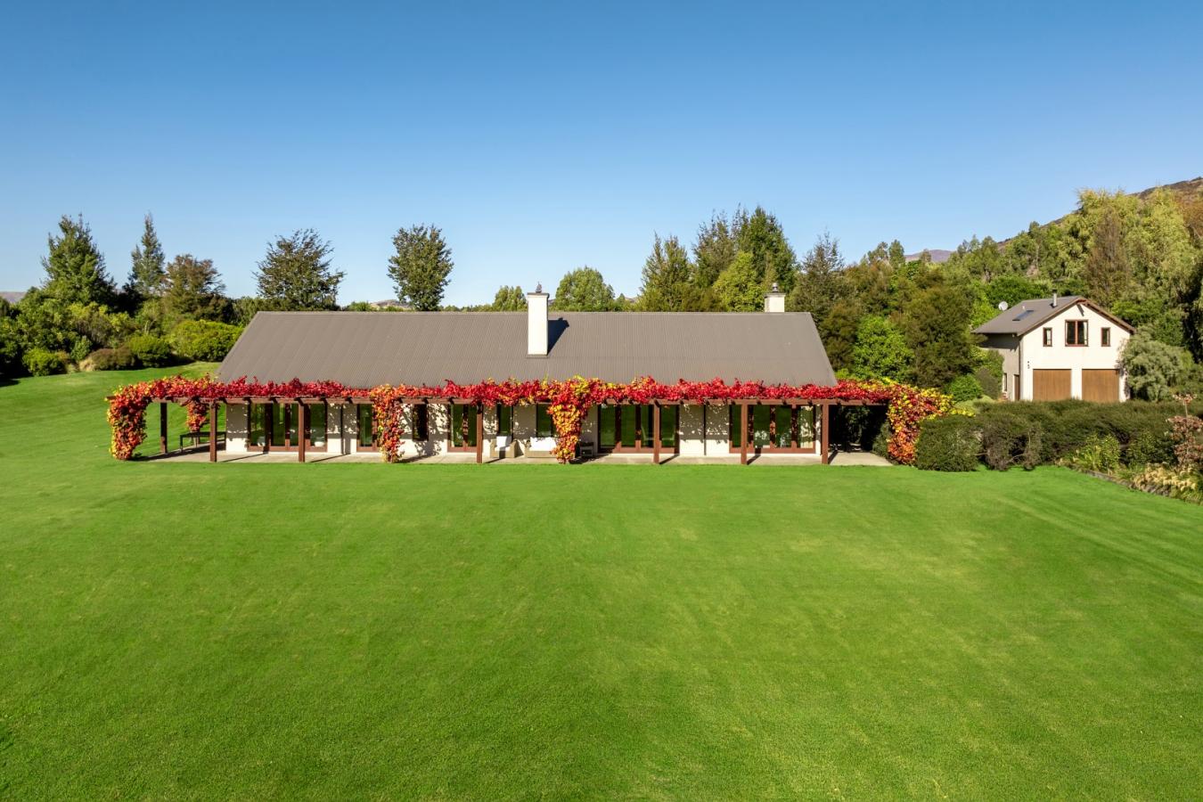 Wanaka, Central Otago, 9305, New Zealand, 6 Bedrooms Bedrooms, ,5 BathroomsBathrooms,Residential,For Sale,2015371