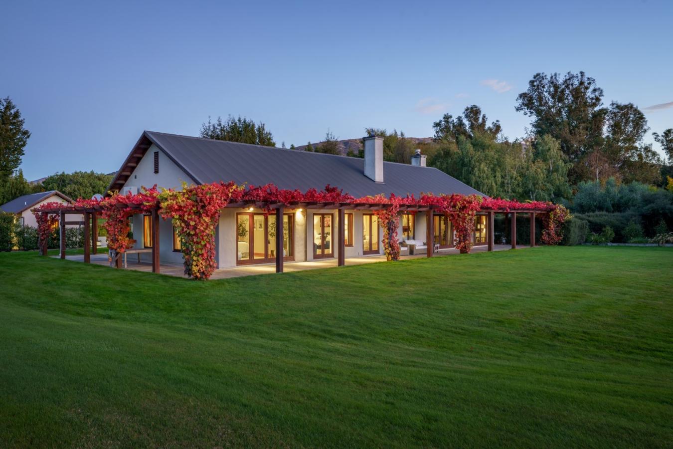 Wanaka, Central Otago, 9305, New Zealand, 6 Bedrooms Bedrooms, ,5 BathroomsBathrooms,Residential,For Sale,2015371
