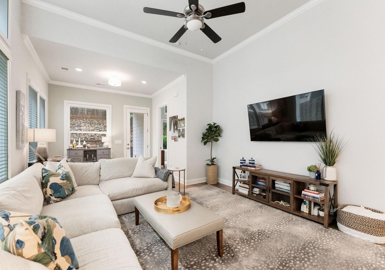 Charlotte, Mecklenburg, 28209, United States, 4 Bedrooms Bedrooms, ,3 BathroomsBathrooms,Residential,For Sale,2015367