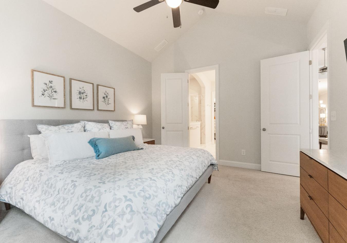 Charlotte, Mecklenburg, 28209, United States, 4 Bedrooms Bedrooms, ,3 BathroomsBathrooms,Residential,For Sale,2015367