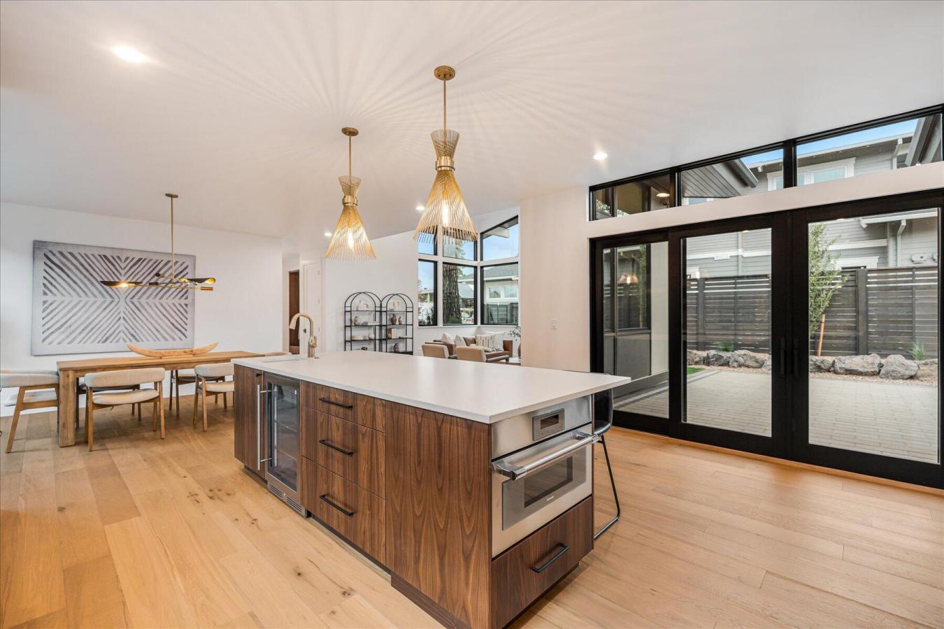 Bend, Deschutes, 97703, United States, 4 Bedrooms Bedrooms, ,4 BathroomsBathrooms,Residential,For Sale,2015362