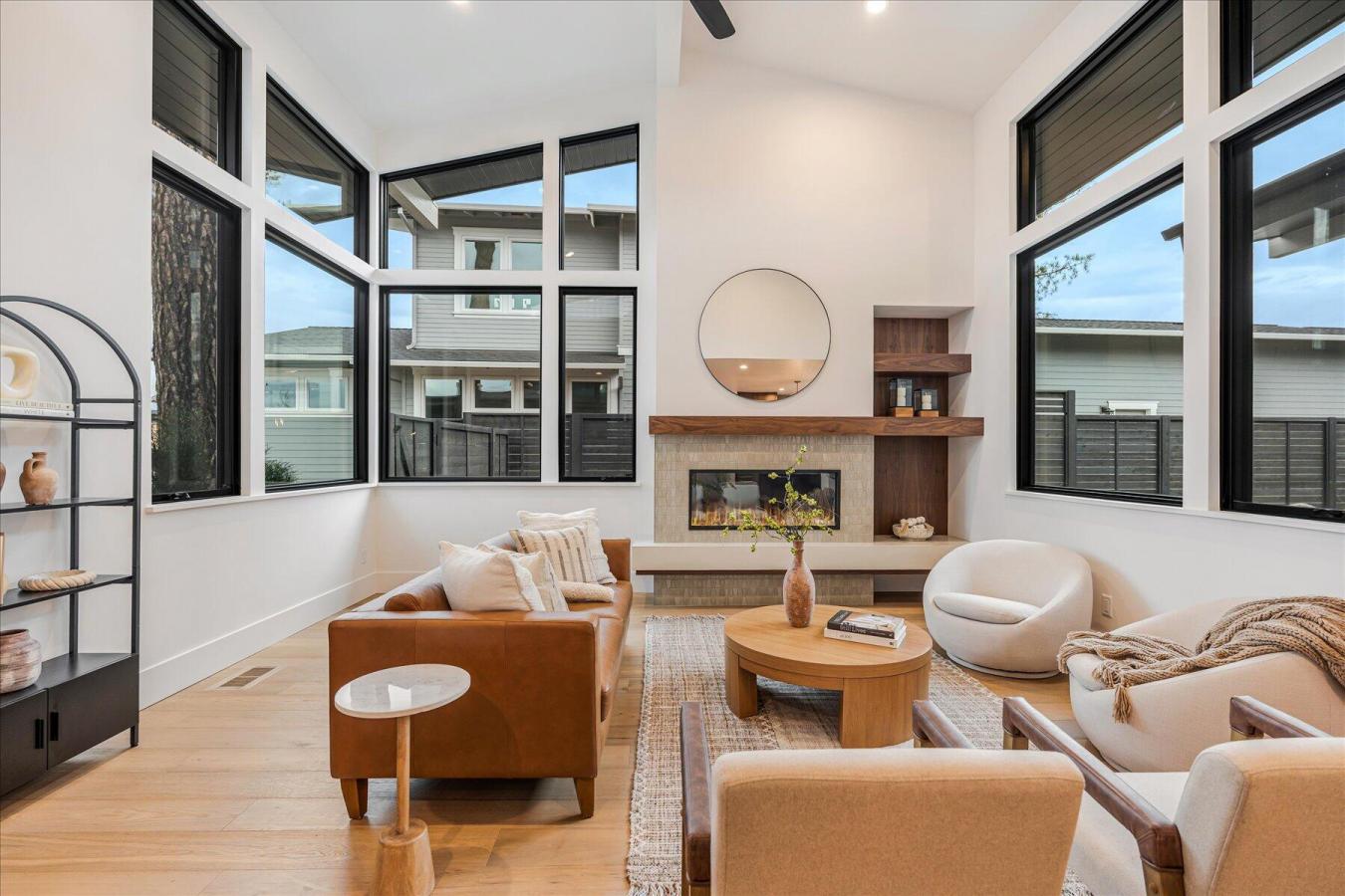 Bend, Deschutes, 97703, United States, 4 Bedrooms Bedrooms, ,4 BathroomsBathrooms,Residential,For Sale,2015362