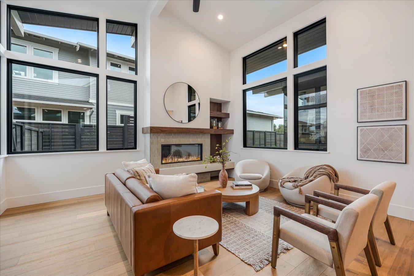 Bend, Deschutes, 97703, United States, 4 Bedrooms Bedrooms, ,4 BathroomsBathrooms,Residential,For Sale,2015362