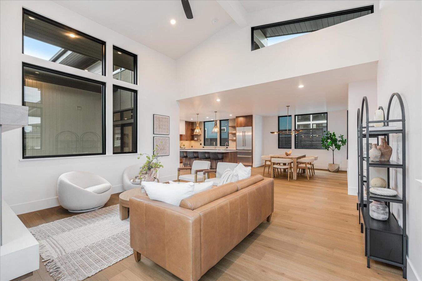 Bend, Deschutes, 97703, United States, 4 Bedrooms Bedrooms, ,4 BathroomsBathrooms,Residential,For Sale,2015362