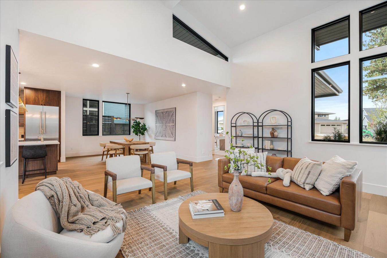 Bend, Deschutes, 97703, United States, 4 Bedrooms Bedrooms, ,4 BathroomsBathrooms,Residential,For Sale,2015362