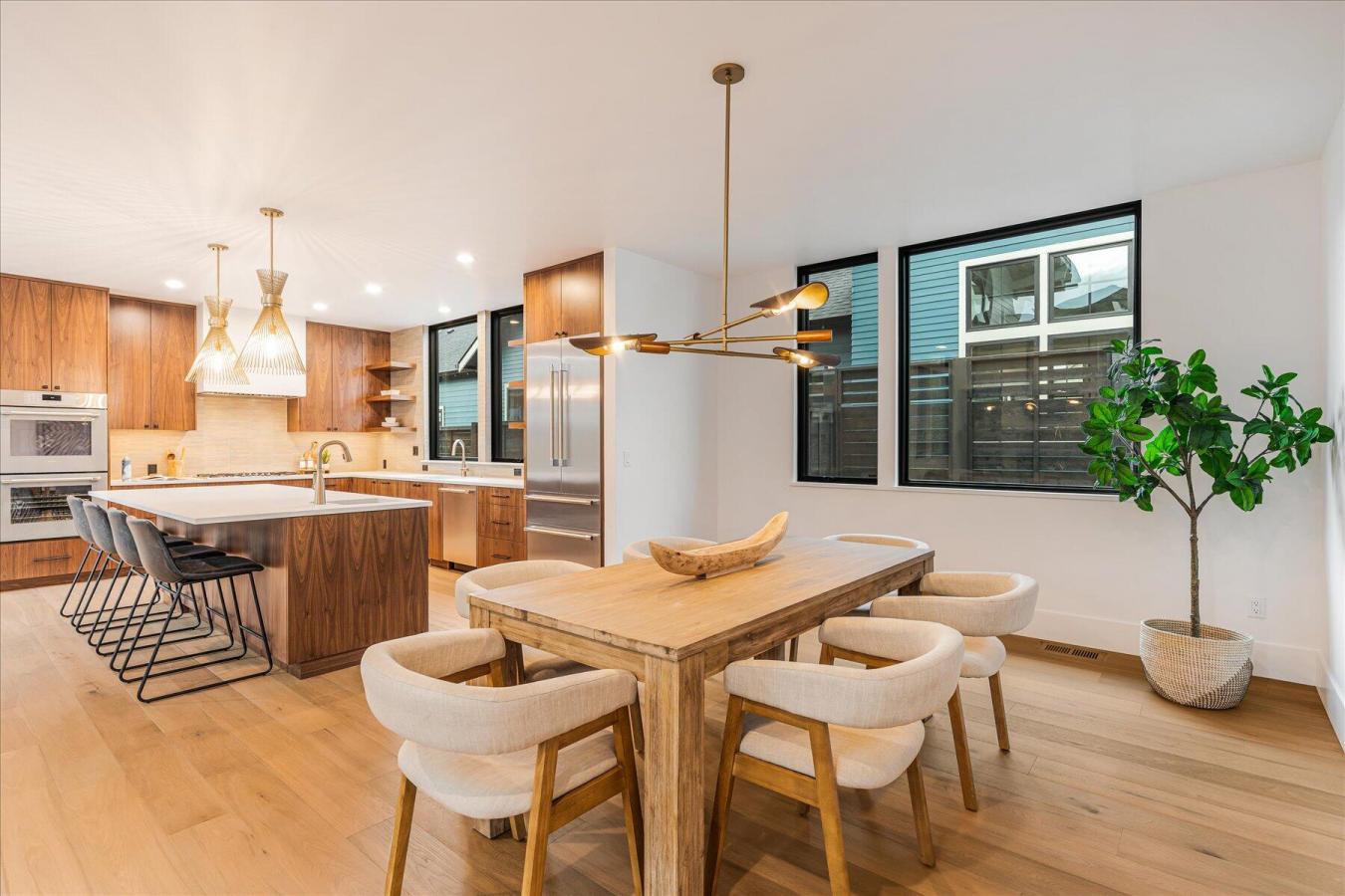 Bend, Deschutes, 97703, United States, 4 Bedrooms Bedrooms, ,4 BathroomsBathrooms,Residential,For Sale,2015362