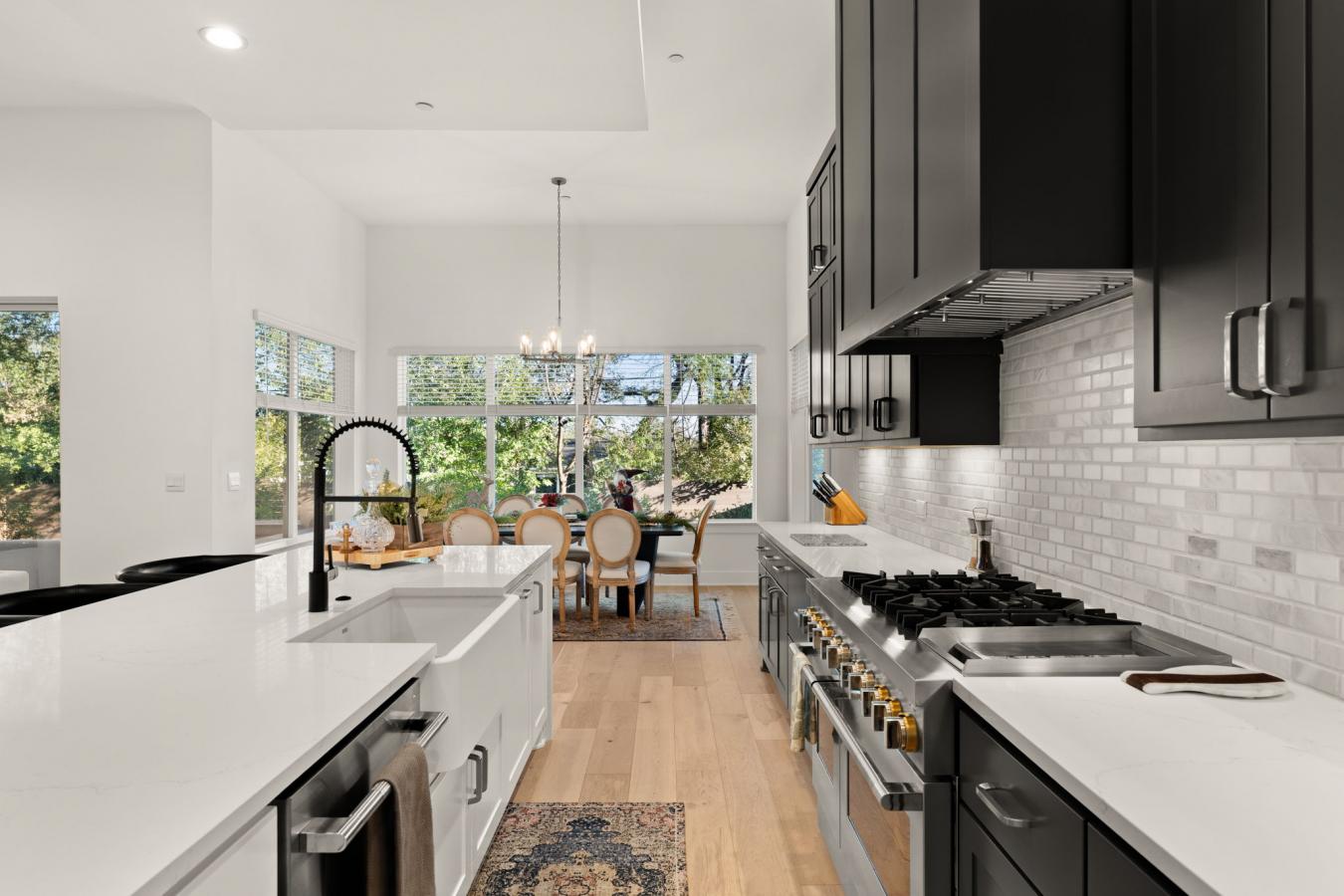 Austin, Travis, 78731, United States, 5 Bedrooms Bedrooms, ,4 BathroomsBathrooms,Residential,For Sale,2015743