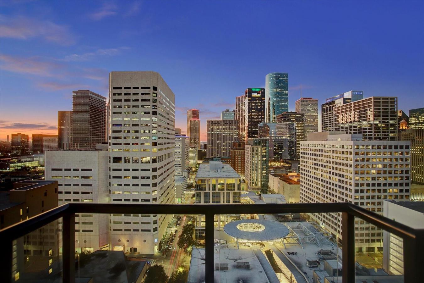 Houston, Harris, 77002, United States, 3 Bedrooms Bedrooms, ,2 BathroomsBathrooms,Residential,For Sale,2016077