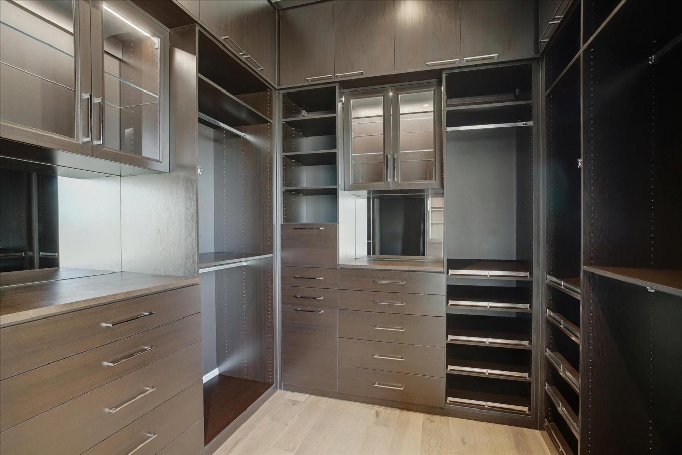 Houston, Harris, 77002, United States, 3 Bedrooms Bedrooms, ,2 BathroomsBathrooms,Residential,For Sale,2016077